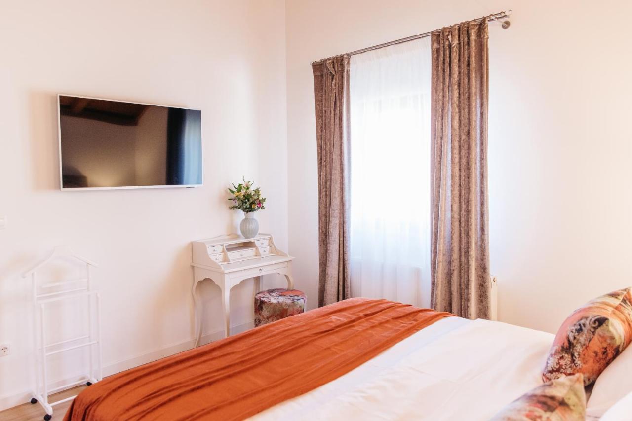 טריליי Krolo Villa&Wine מראה חיצוני תמונה