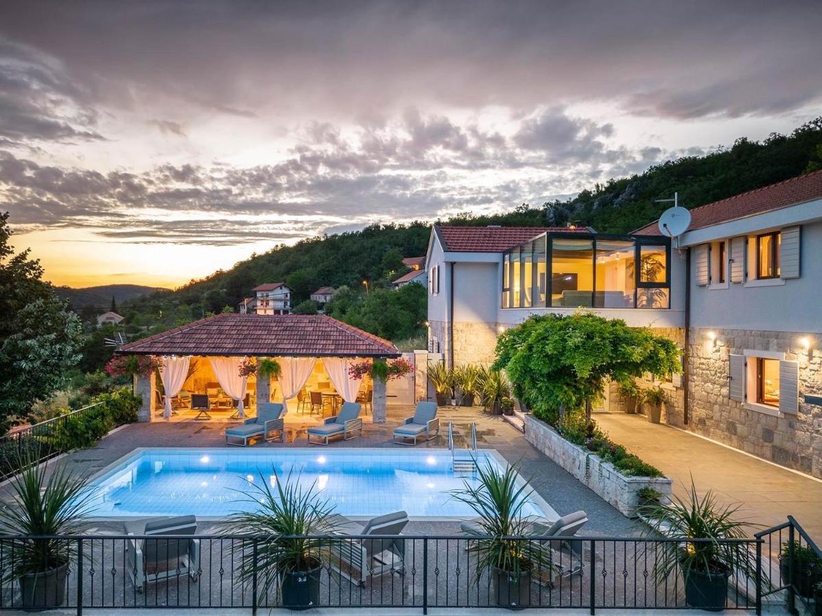 טריליי Krolo Villa&Wine מראה חיצוני תמונה